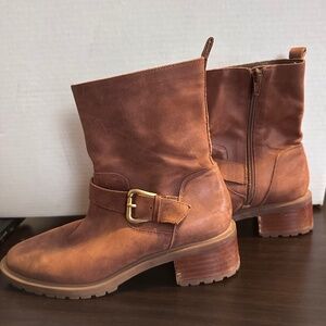 Sole Society SO JORRYN Leather Boots w/ Buckle And Zip Closure Size 6.5 W 37